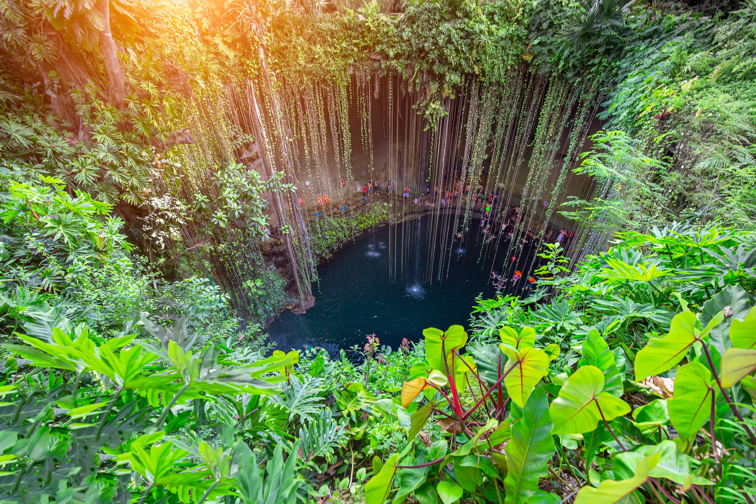 mexico-ik-kil-cenote-northern-center-yucatan-peninsula-close-cancun-merida